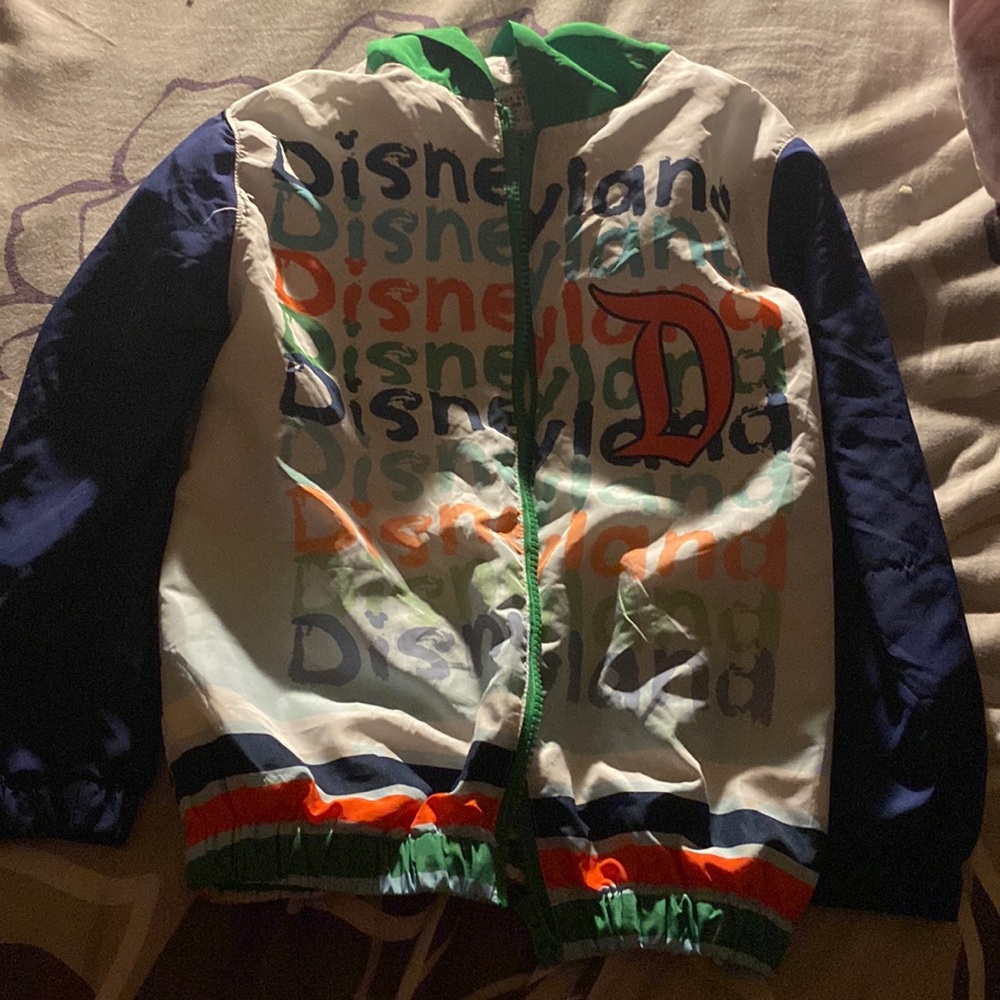 Disneyland kids jacket size 3t never used. Womens nike xs - Picture 1 of 2